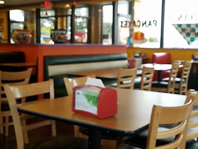 Benny's Tacos interior