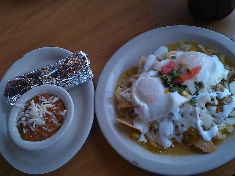 Benny's Tacos food